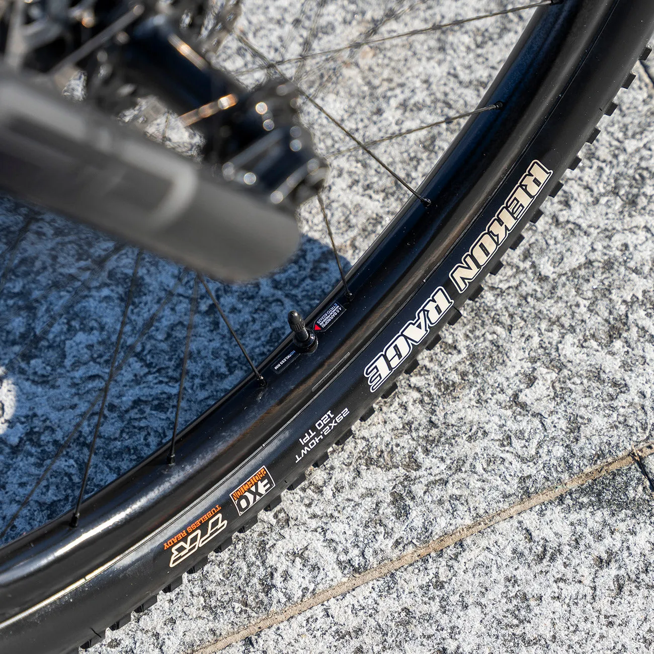 Giant Anthem Advanced Pro 29 3 2022 - Shimano Deore 1x12sp - Giant XCR 2 29 Carbon