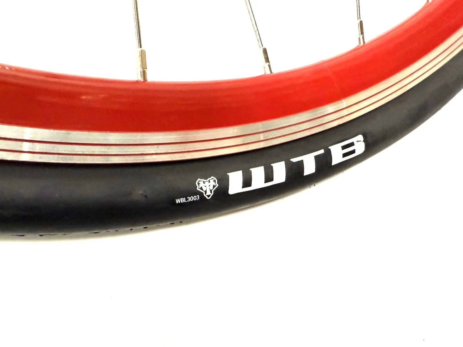 Single Speed Red Rear Wheel 700c 32 Spoke 17t Freewheel   Thick Slick WTB Tire