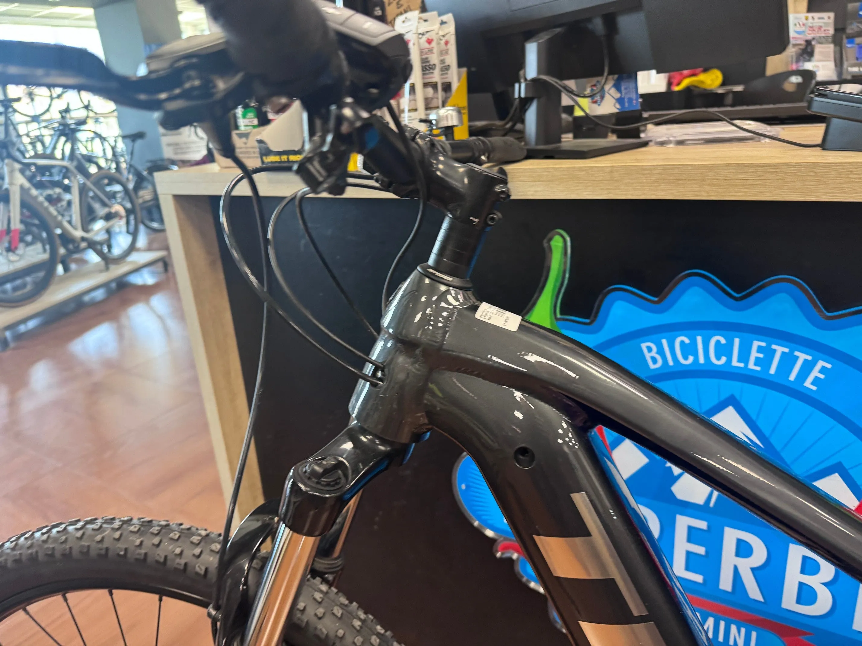 Trek Powerfly 4 625 Gen 3 2022 - Shimano Deore 1x10sp - Formula DC-511